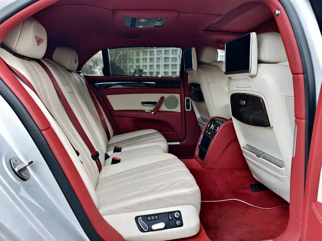 Bentley Flying Spur 2016 — фото 13