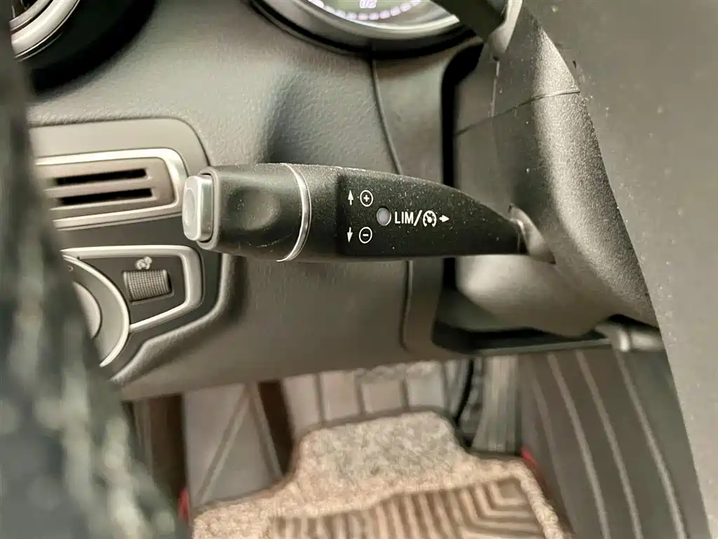 Mercedes-Benz C-Class 2018 — фото 21