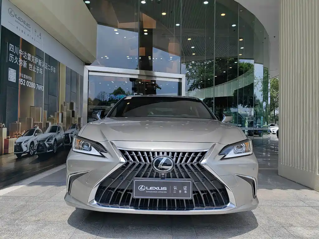 Lexus ES 2023