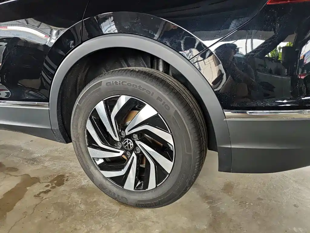 Volkswagen Tiguan L 2026 — фото 11