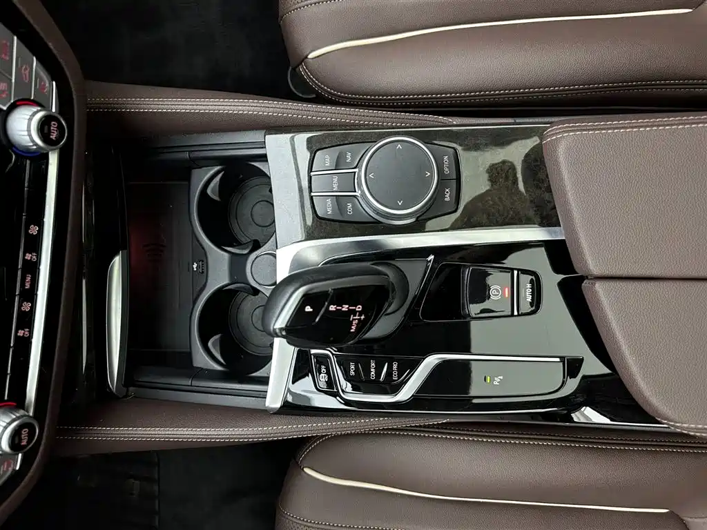 BMW 5 Series 2022 — фото 13
