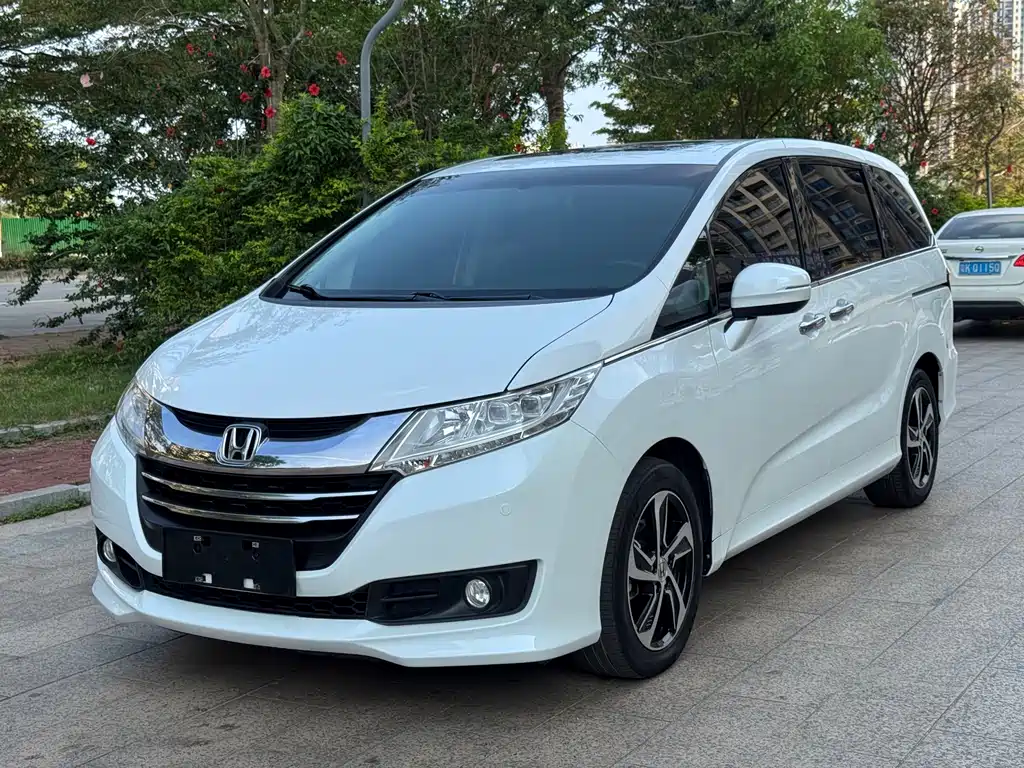 Honda Odyssey 2018 — фото 2