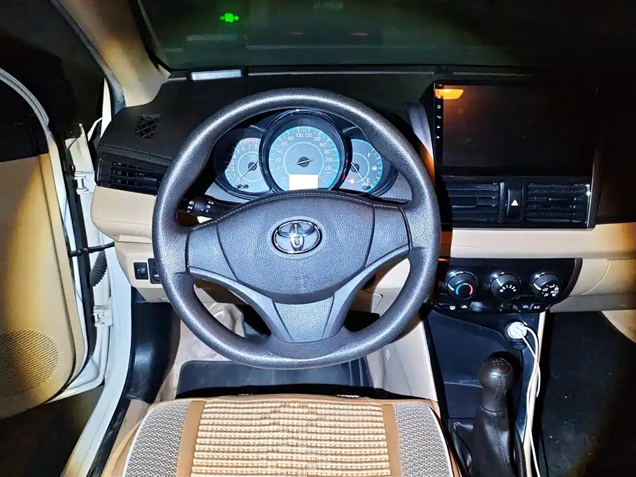 Toyota Vios 2015 — фото 15
