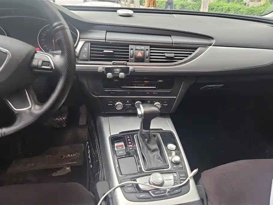 Audi A6L 2015 — фото 13