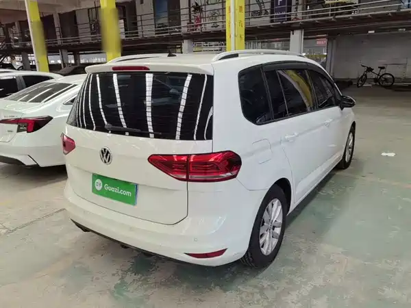 Volkswagen Touran 2016