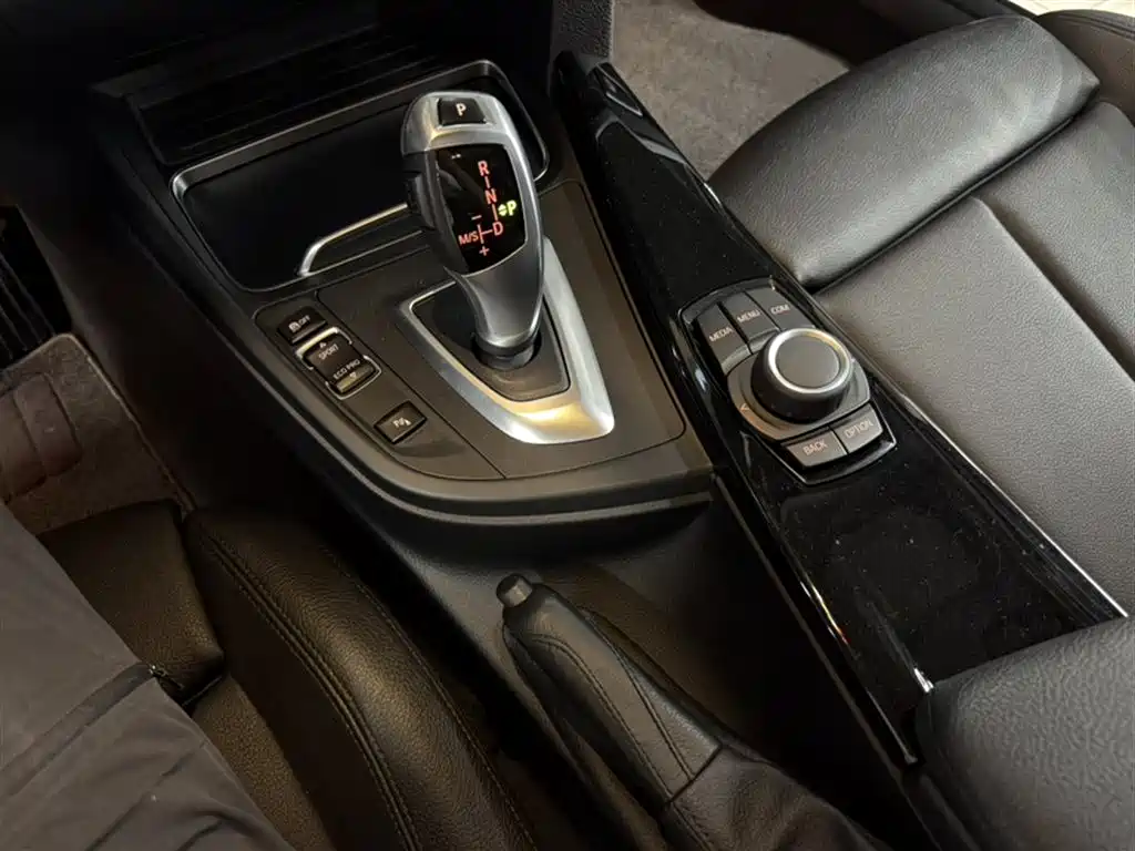 BMW 3 Series GT 2018 — фото 19