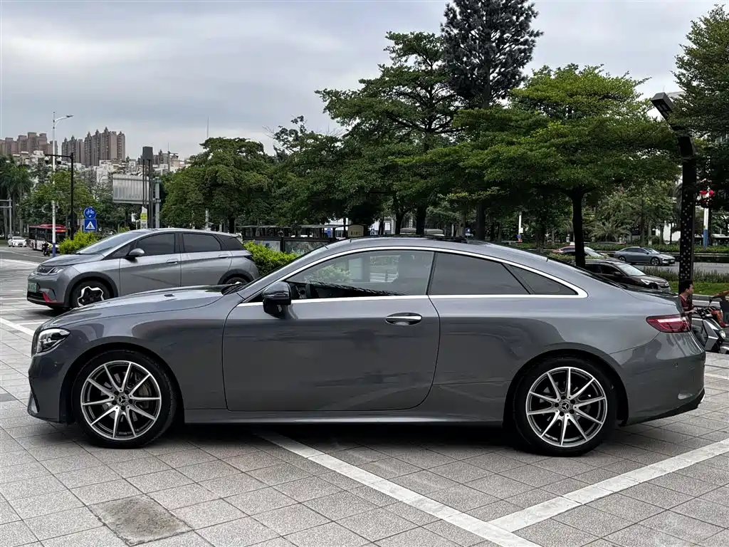 Mercedes-Benz E-Class 2023 — фото 11