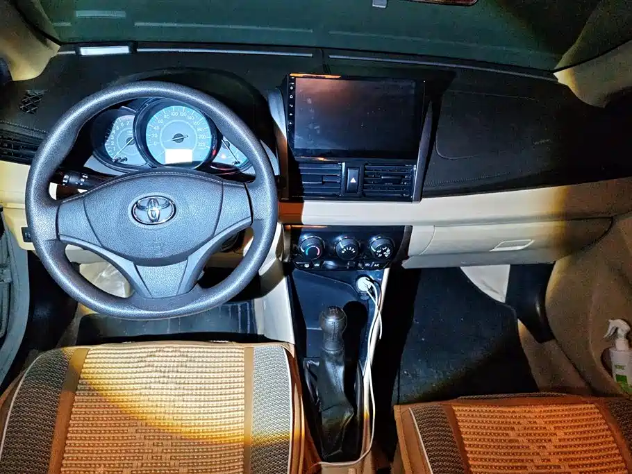 Toyota Vios 2015 — фото 12