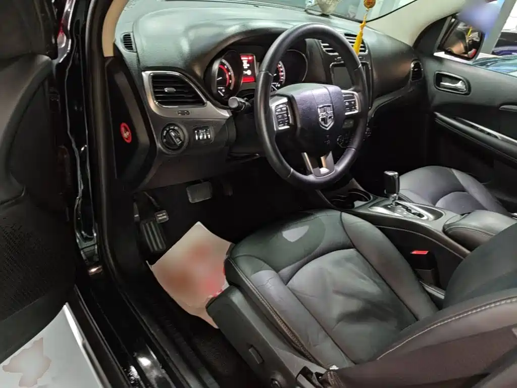 Dodge Journey 2017 — фото 16