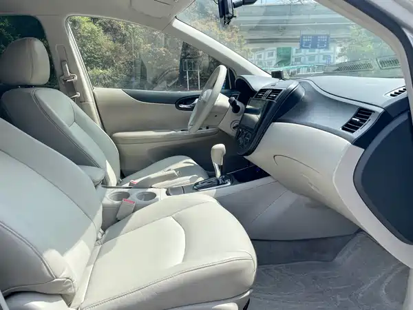 Nissan Tiida 2011