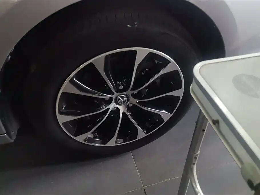 Toyota Avalon 2022