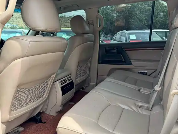 Toyota Land Cruiser 2015