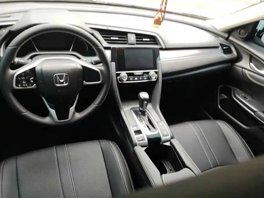 Honda Civic 2019 — фото 12