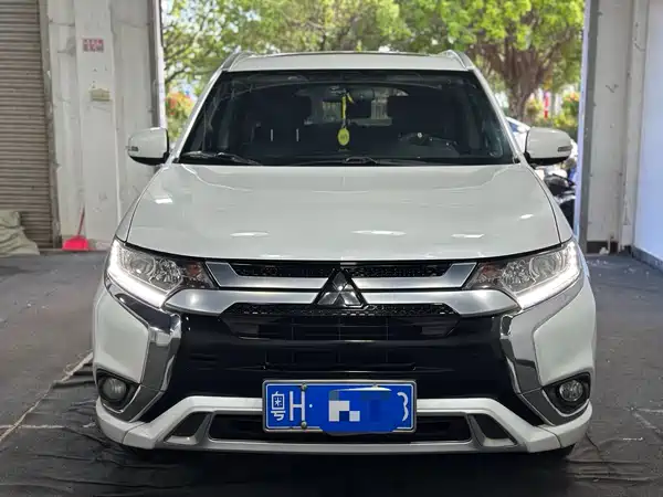 Mitsubishi Outlander 2021