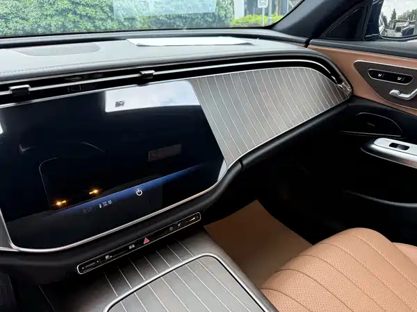 Mercedes-Benz E-Class 2024