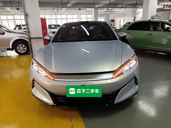 BYD Han L 2025