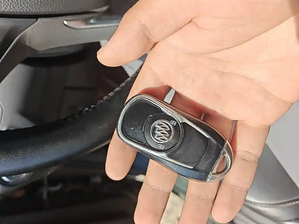Buick Envision Plus 2018 — фото 9