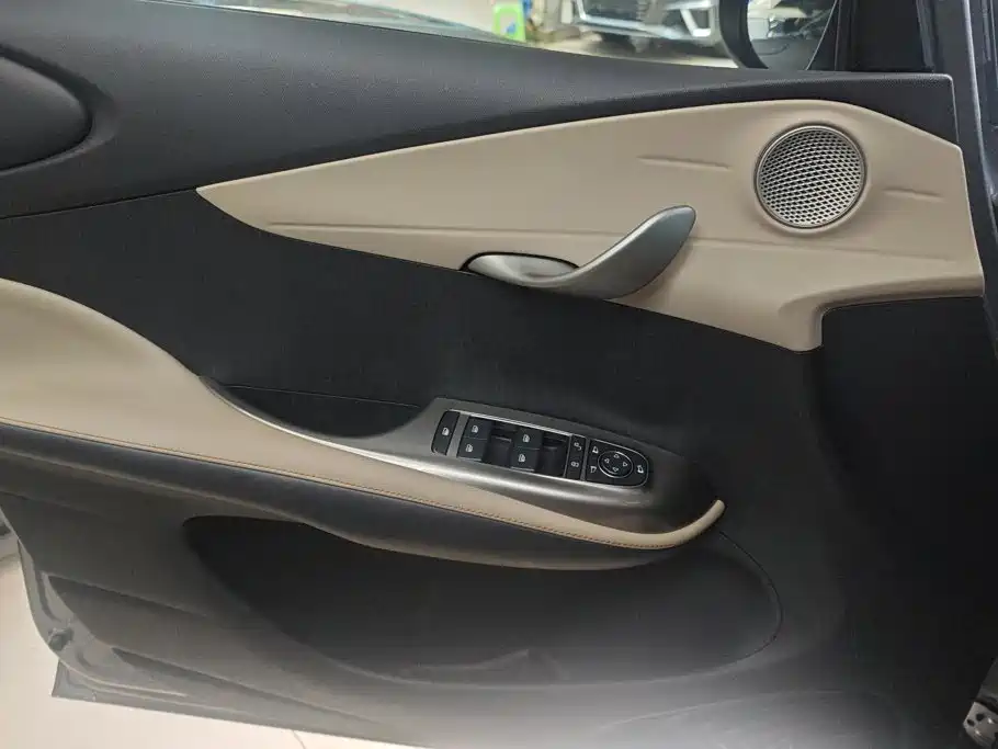 BYD Dolphin 2023