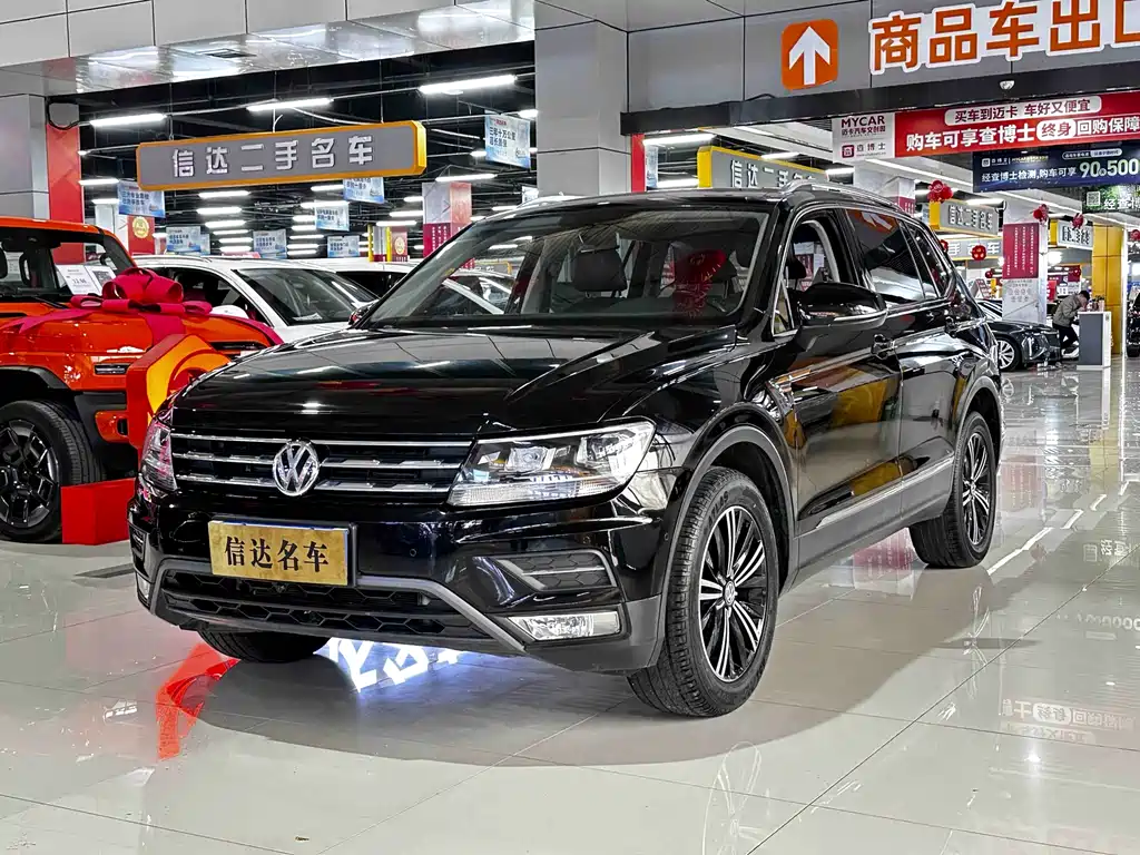 Volkswagen Tiguan L 2020 — фото 1