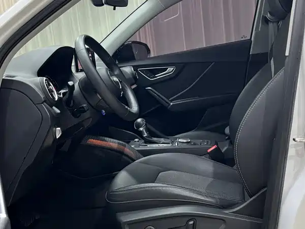 Audi Q2L 2021