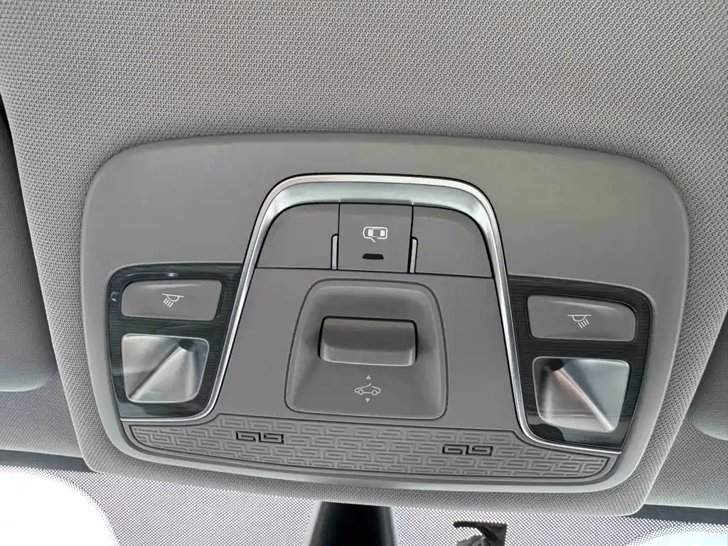 Geely Vision X3 2021 — фото 14