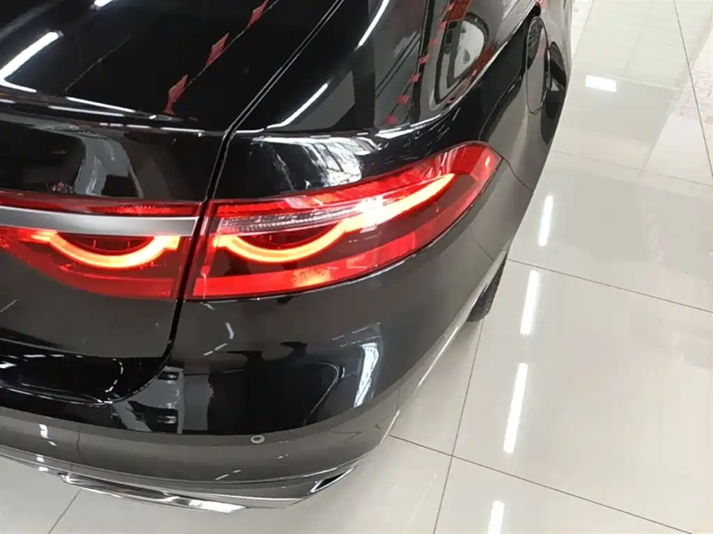 Jaguar XFL 2025 — фото 8
