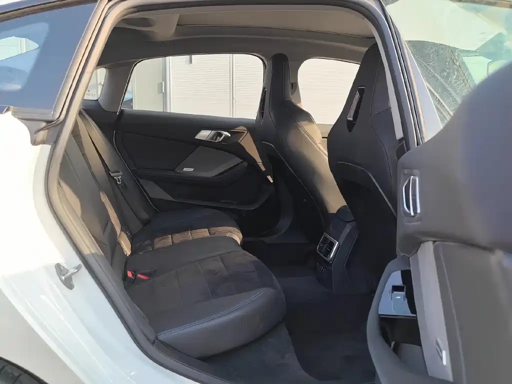 BMW 2 Series 2025 — фото 14