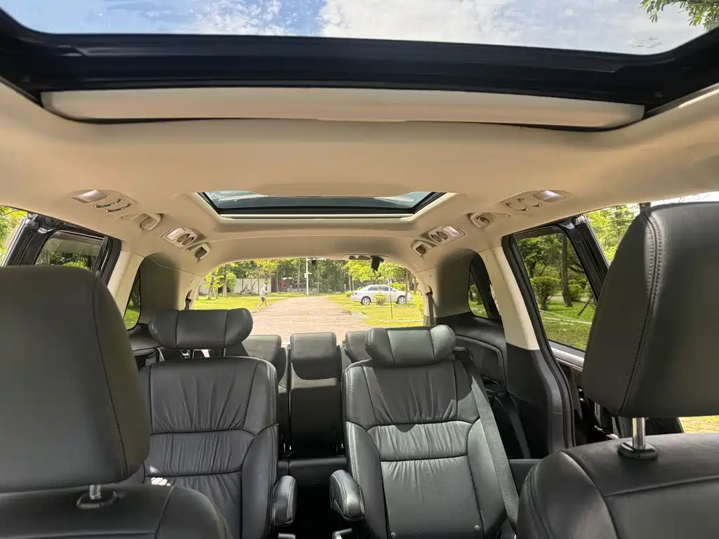 Honda Odyssey 2018 — фото 12