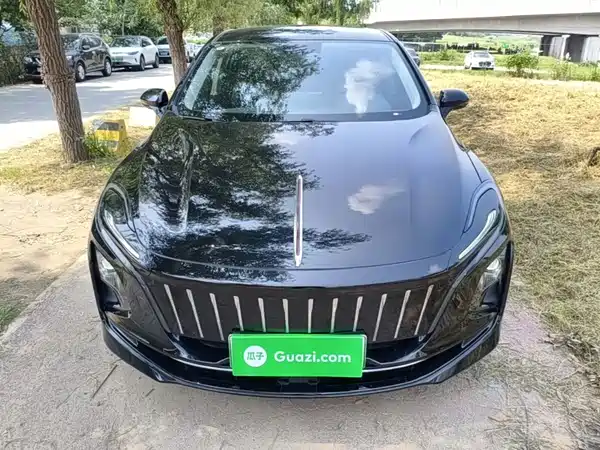 Hongqi E-QM5 2023