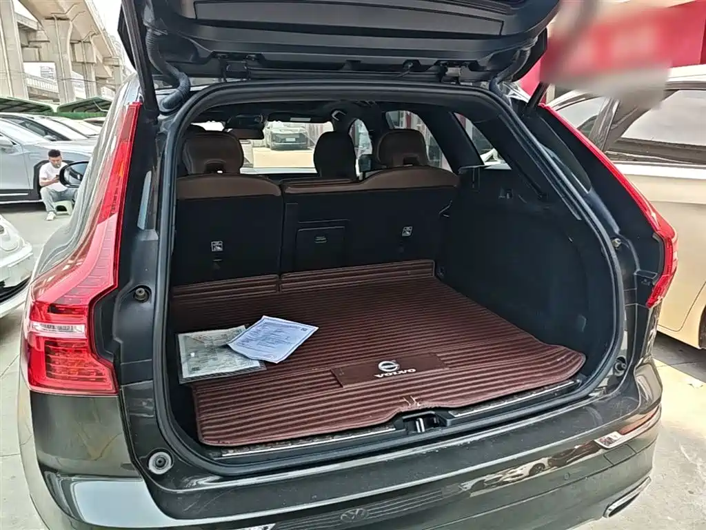 Volvo XC60 2021 — фото 19