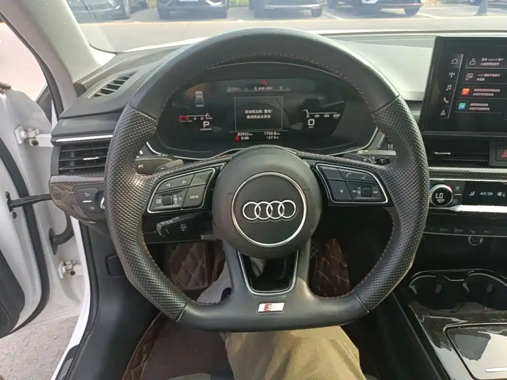 Audi A4L 2021 — фото 11