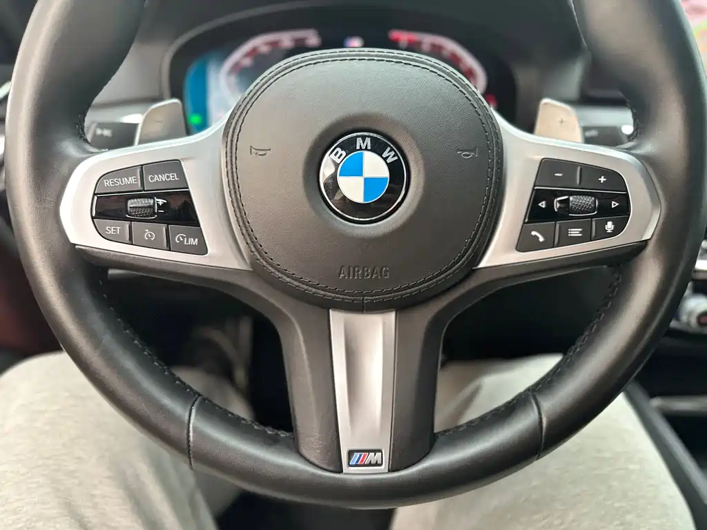 BMW 5 Series 2022 — фото 22