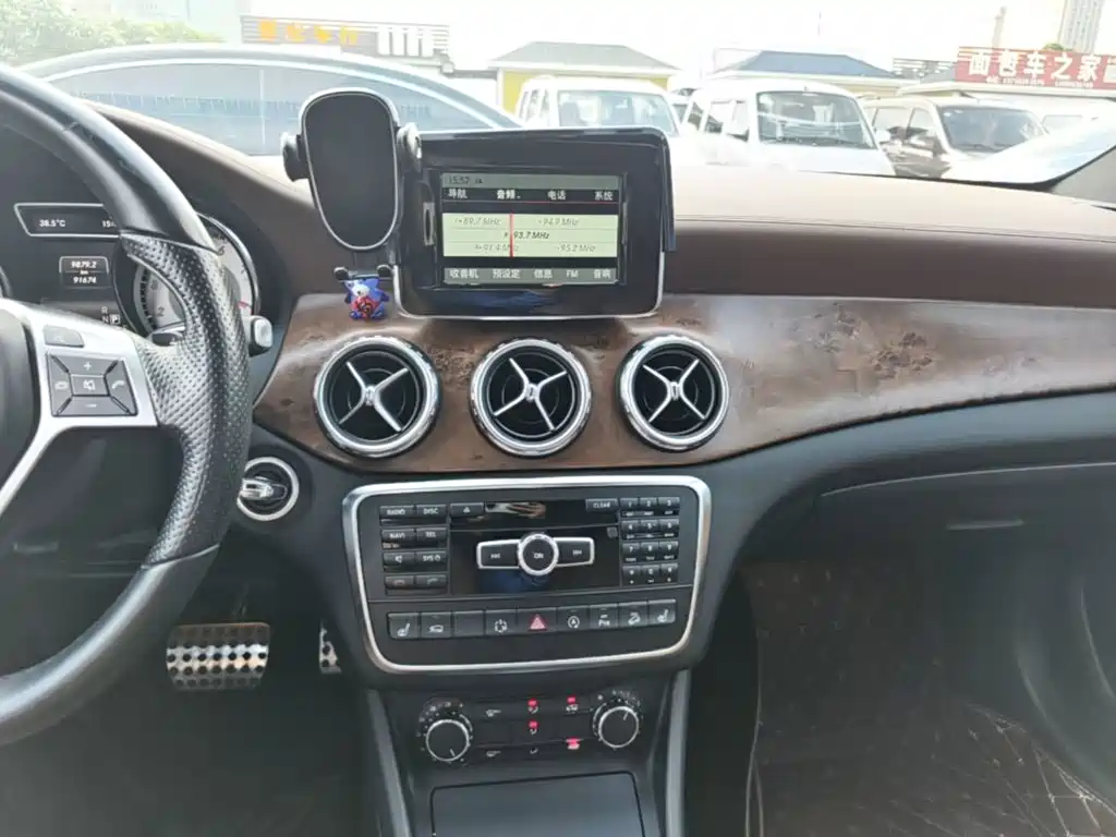 Mercedes-Benz GLA 2015 — фото 13