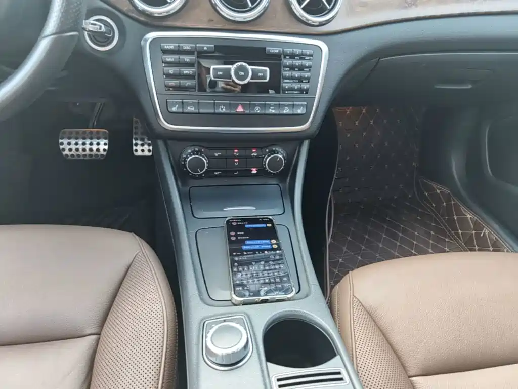 Mercedes-Benz GLA 2015 — фото 14