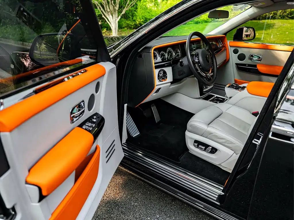 Rolls-Royce Phantom 2023 — фото 14