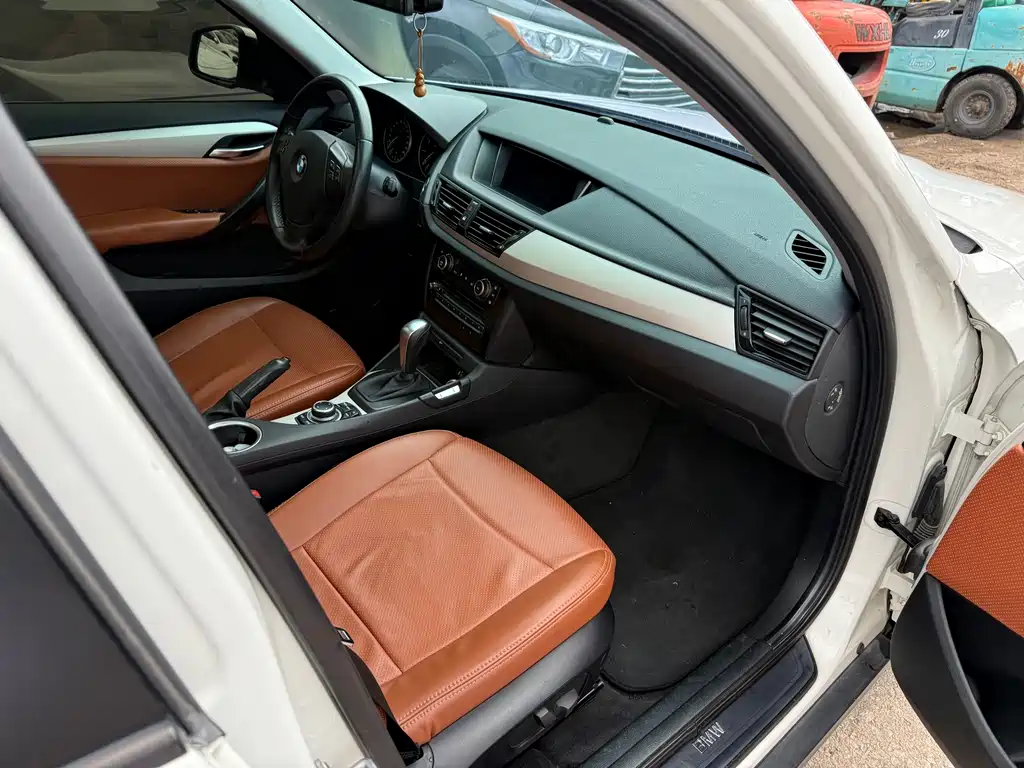 BMW X1 2013 — фото 17