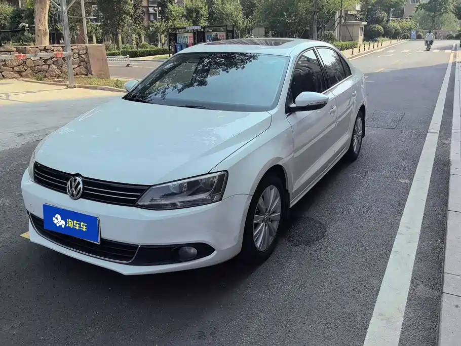 Volkswagen Sagitar 2014