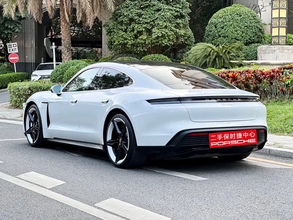 Porsche Taycan 2021 — фото 4