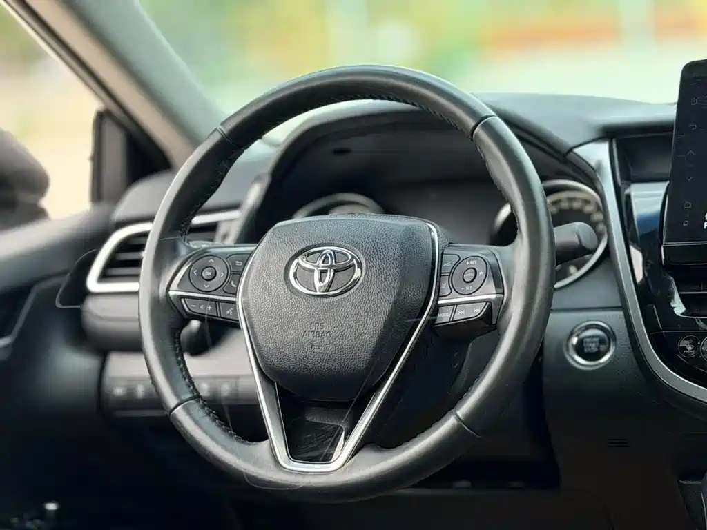 Toyota Camry 2023 — фото 9