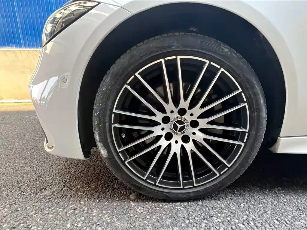 Mercedes-Benz C-Class 2023
