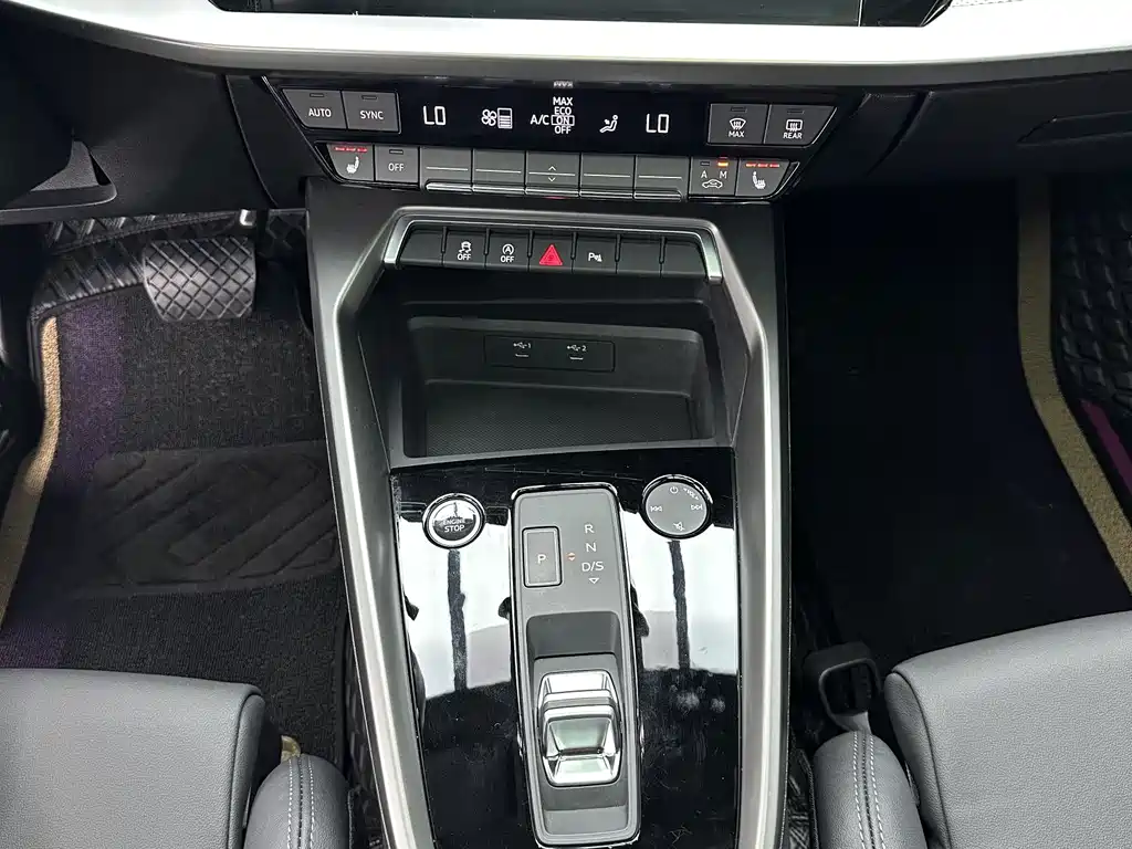 Audi A3 2023 — фото 14