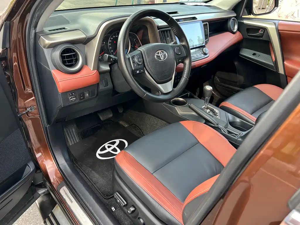 Toyota RAV4 2015