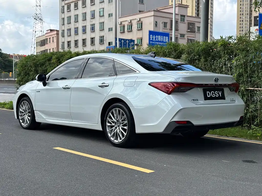 Toyota Avalon 2023 — фото 28