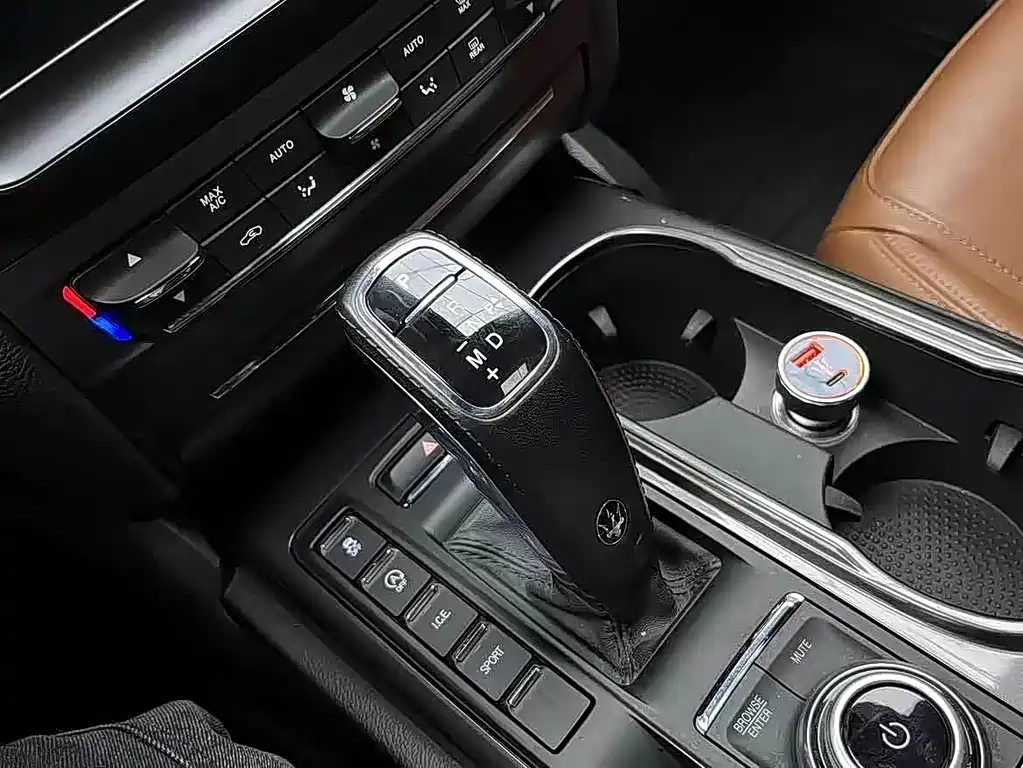 Maserati Ghibli 2021 — фото 14