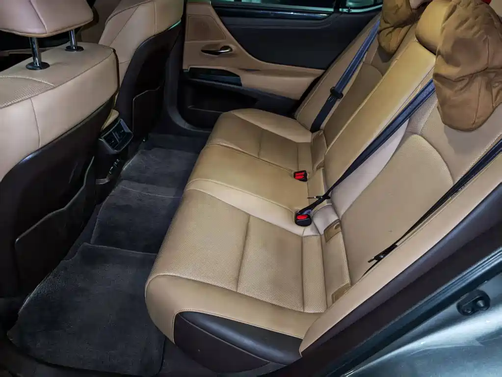 Lexus ES 2021 — фото 10