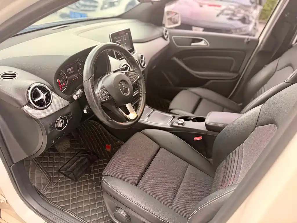 Mercedes-Benz B-Class 2016 — фото 13