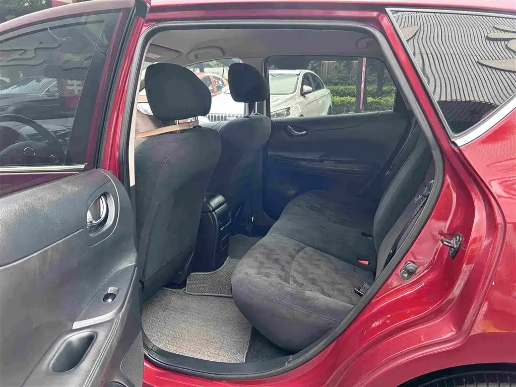 Nissan Tiida 2014