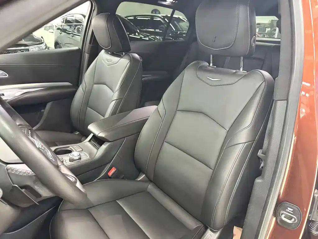 Cadillac XT4 2018 — фото 19