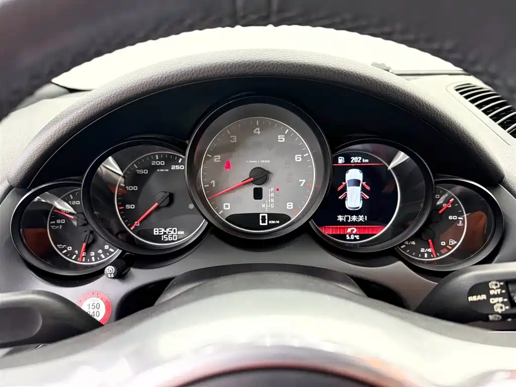 Porsche Cayenne 2015 — фото 11