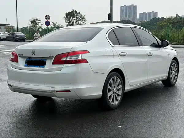 Peugeot 408 2015